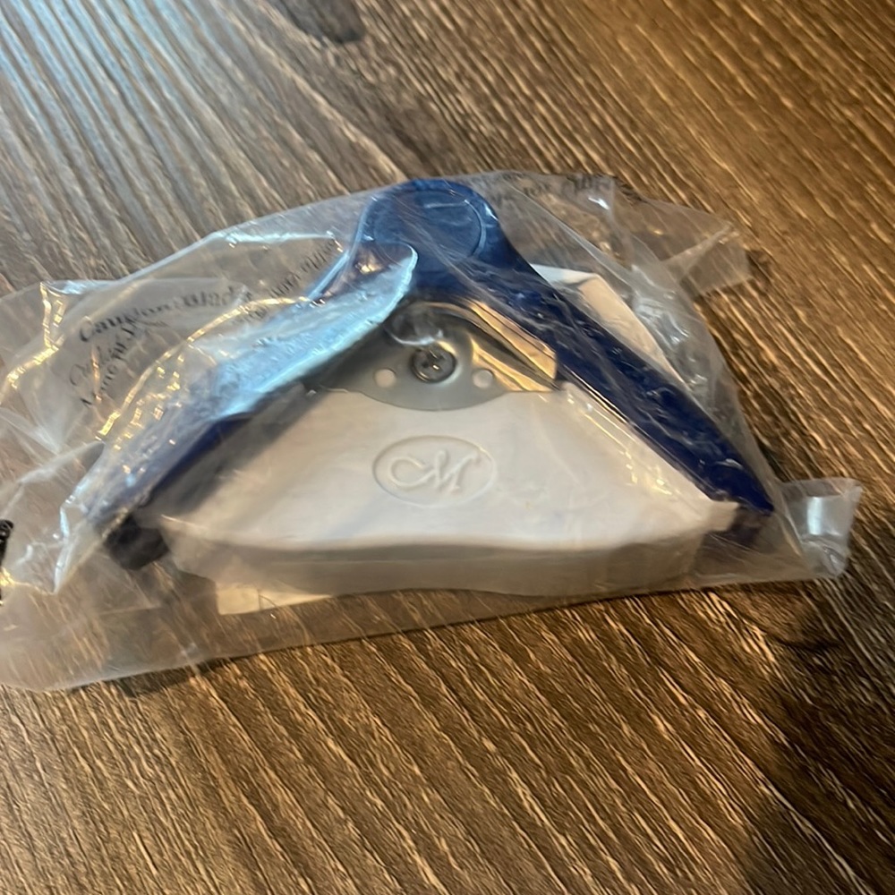 Creative Memories brand new corner rounder NIP!